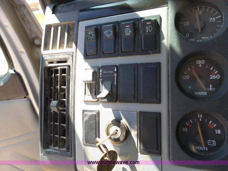 image for item L6357 1995 Freightliner FL70 truck cab and chassis