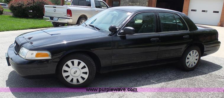 image for item L7051 2011 Ford Crown Victoria Police Interceptor