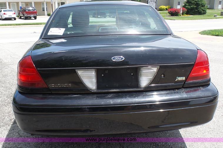 image for item L7051 2011 Ford Crown Victoria Police Interceptor