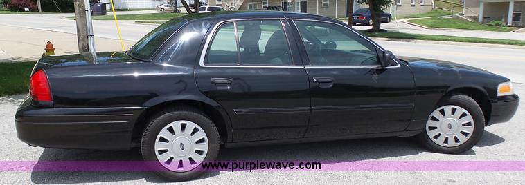 image for item L7051 2011 Ford Crown Victoria Police Interceptor