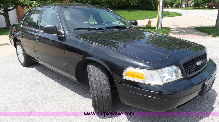 image for item L7051 2011 Ford Crown Victoria Police Interceptor