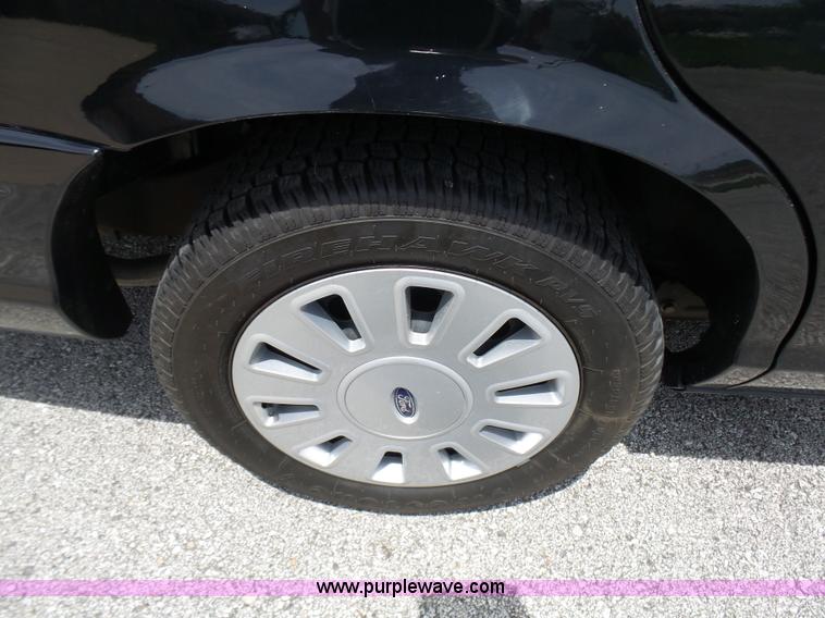 image for item L7051 2011 Ford Crown Victoria Police Interceptor