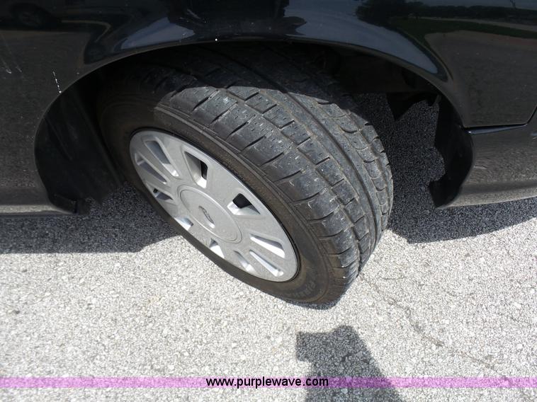 image for item L7051 2011 Ford Crown Victoria Police Interceptor