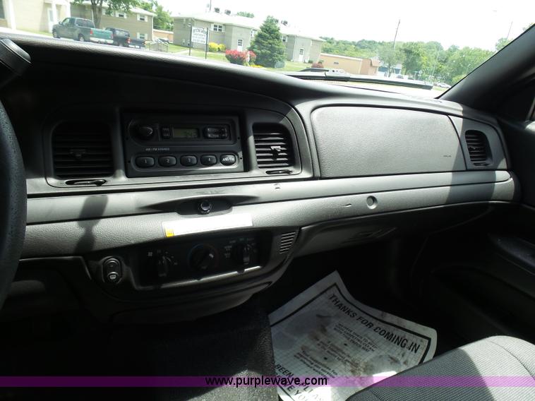image for item L7051 2011 Ford Crown Victoria Police Interceptor