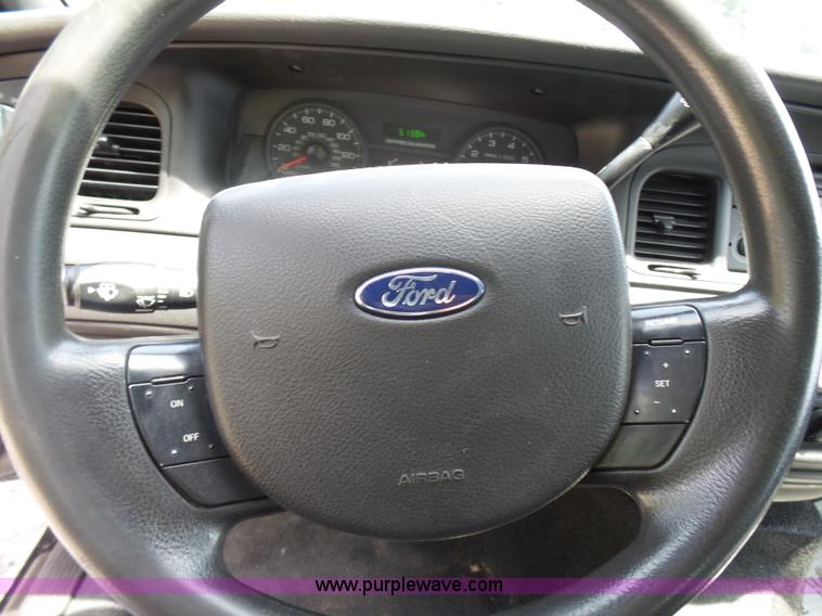 image for item L7051 2011 Ford Crown Victoria Police Interceptor