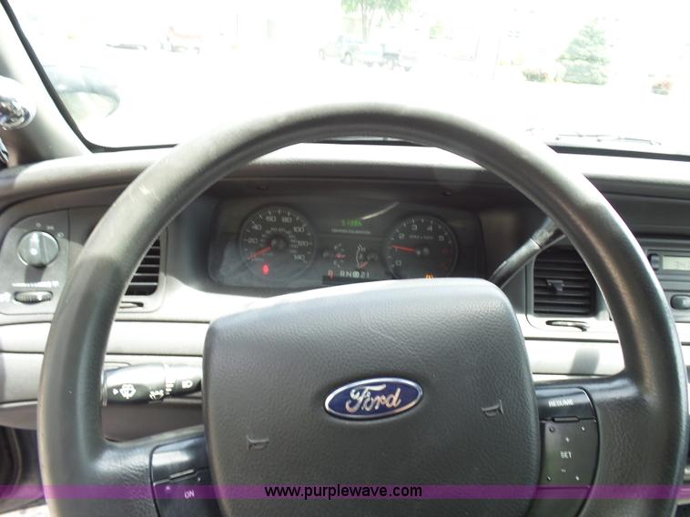 image for item L7051 2011 Ford Crown Victoria Police Interceptor