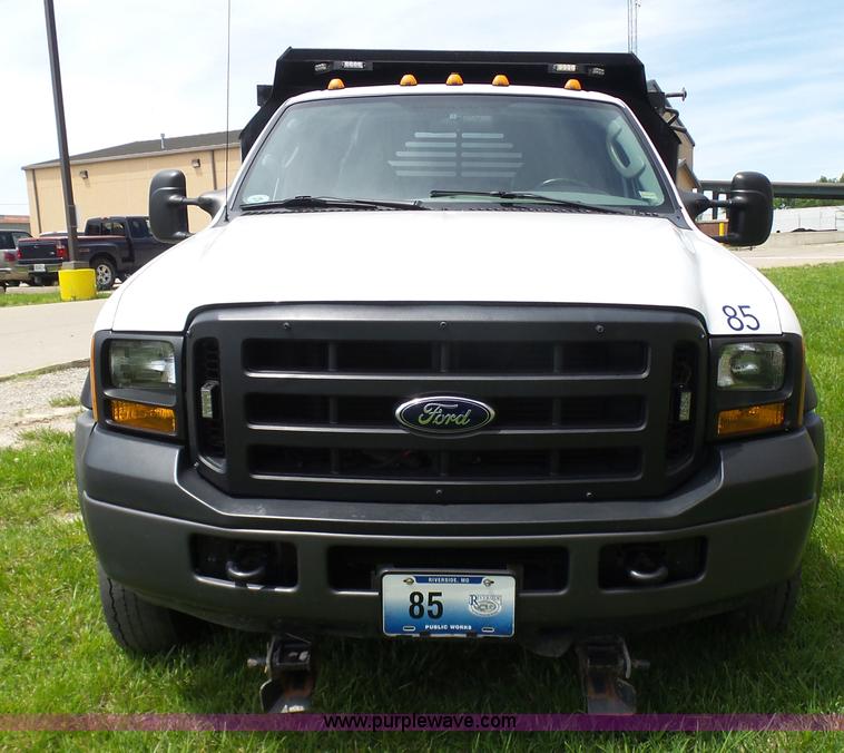 image for item L7065 2007 Ford F450 Super Duty XL dump flatbed truck