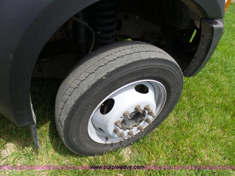 image for item L7065 2007 Ford F450 Super Duty XL dump flatbed truck