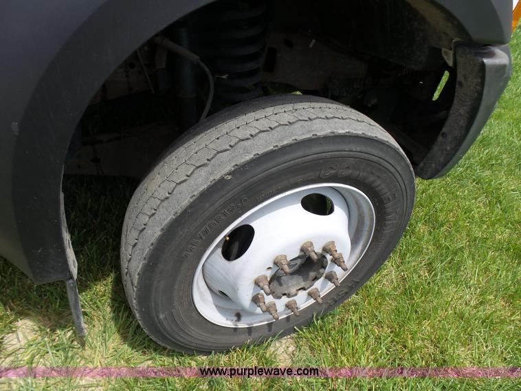 image for item L7065 2007 Ford F450 Super Duty XL dump flatbed truck