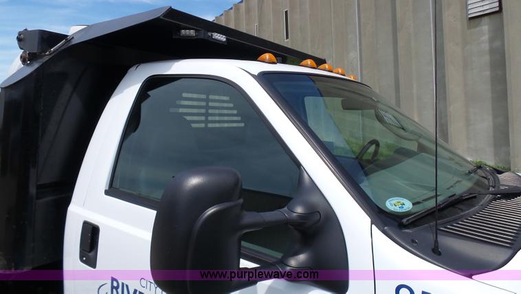 image for item L7065 2007 Ford F450 Super Duty XL dump flatbed truck