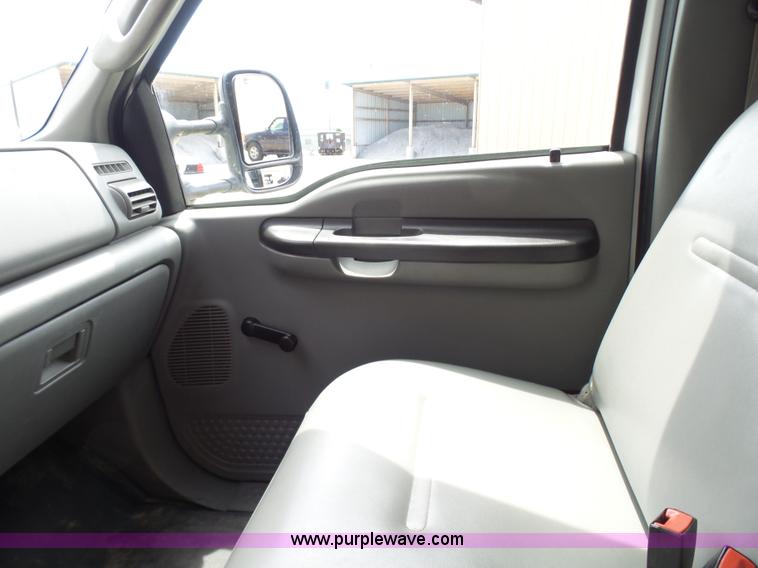 image for item L7065 2007 Ford F450 Super Duty XL dump flatbed truck