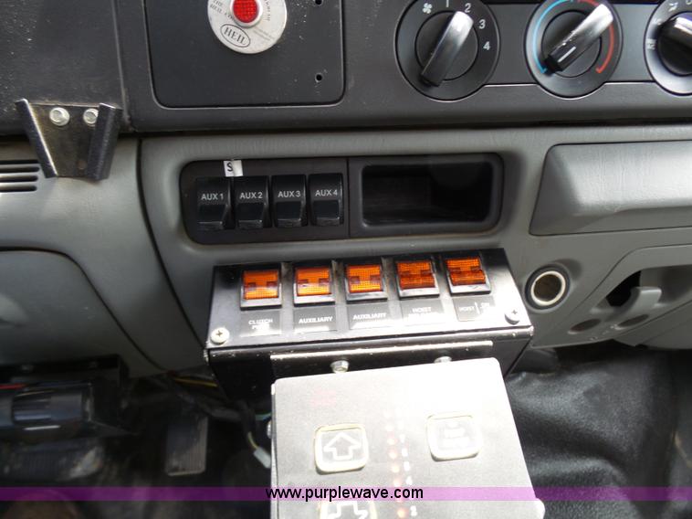 image for item L7065 2007 Ford F450 Super Duty XL dump flatbed truck