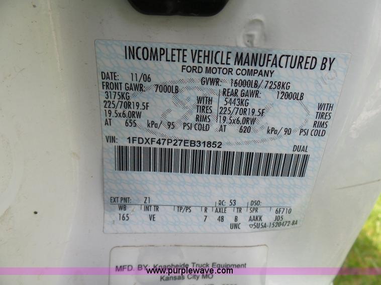 image for item L7065 2007 Ford F450 Super Duty XL dump flatbed truck