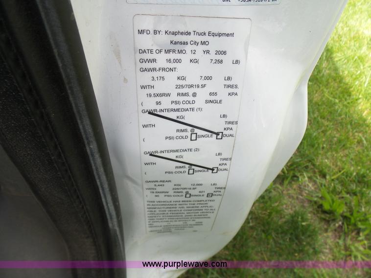 image for item L7065 2007 Ford F450 Super Duty XL dump flatbed truck