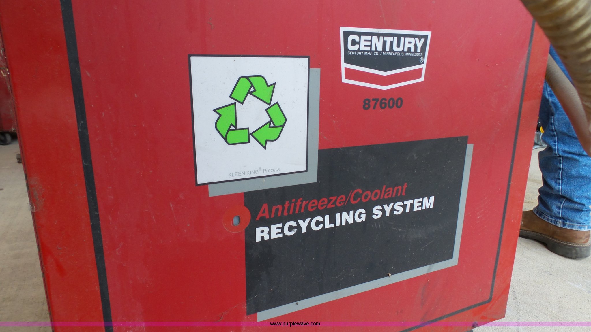Century antifreeze recycling system in Topeka, KS Item BV9519 sold Purple Wave