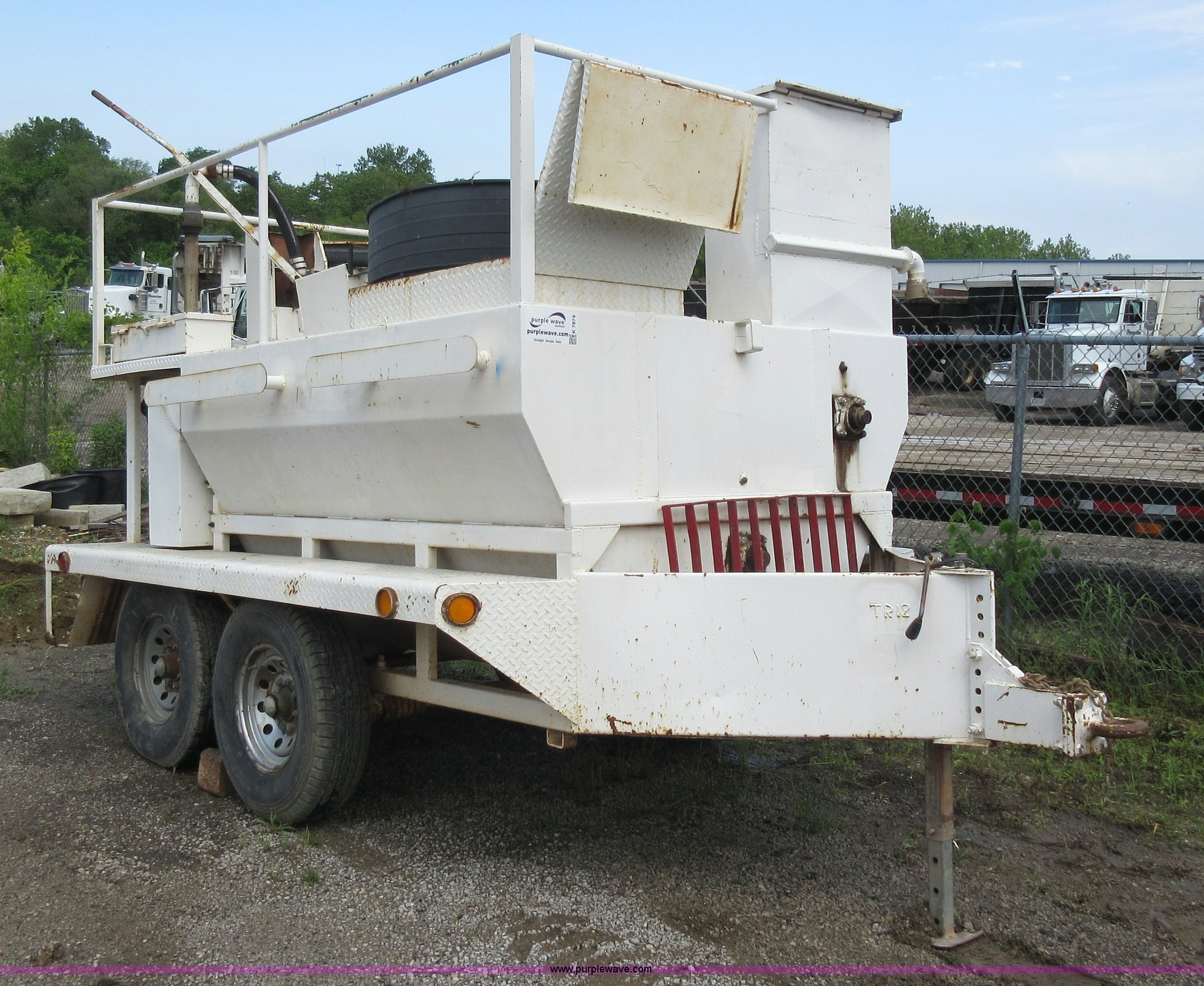 Bowie Victor 800 hydroseeder in Northmoor, MO | Item K7874 sold