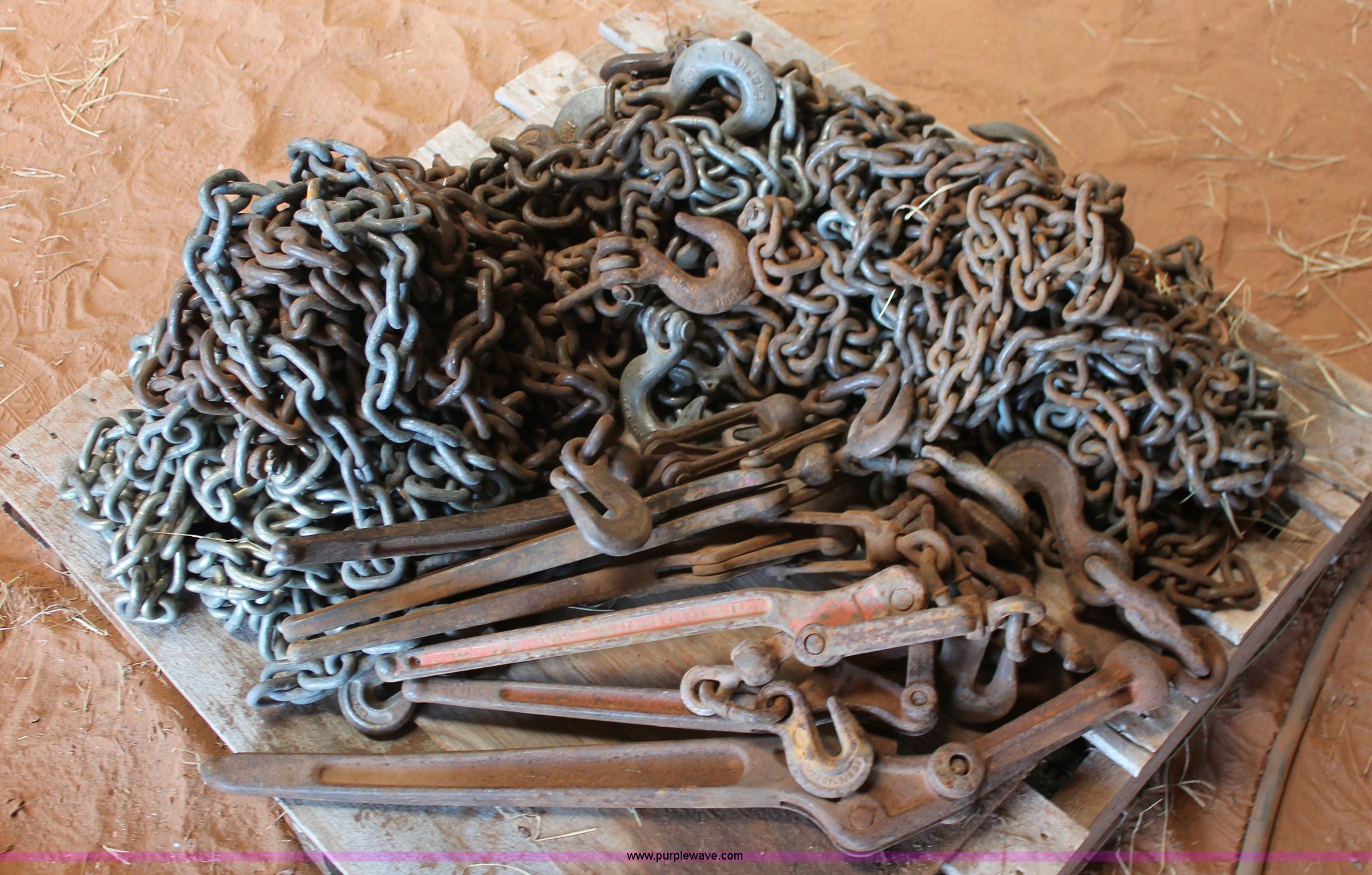 (45) chain boomers and binders in Bray, OK Item K8799 sold Purple Wave