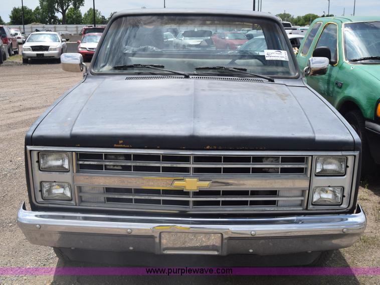 image for item K6546 1985 Chevrolet 10 pickup truck