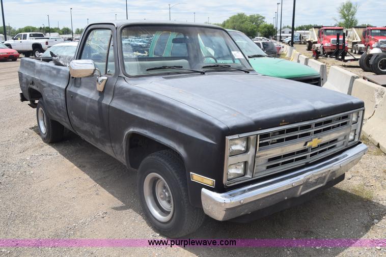 image for item K6546 1985 Chevrolet 10 pickup truck