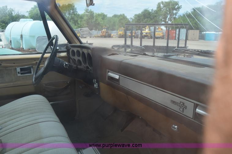 image for item K6546 1985 Chevrolet 10 pickup truck