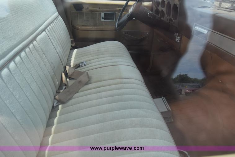 image for item K6546 1985 Chevrolet 10 pickup truck