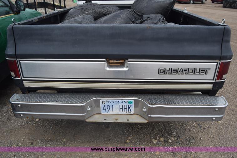 image for item K6546 1985 Chevrolet 10 pickup truck