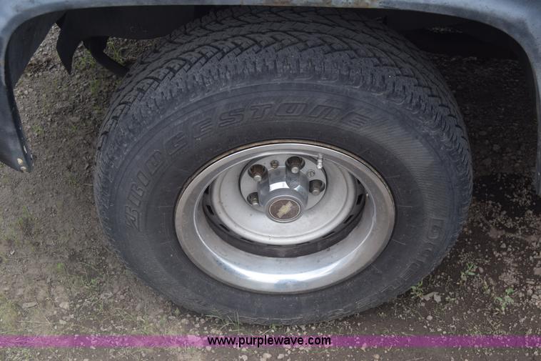 image for item K6546 1985 Chevrolet 10 pickup truck