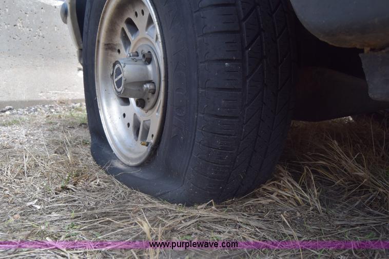 image for item K6550 1993 Ford Ranger pickup truck