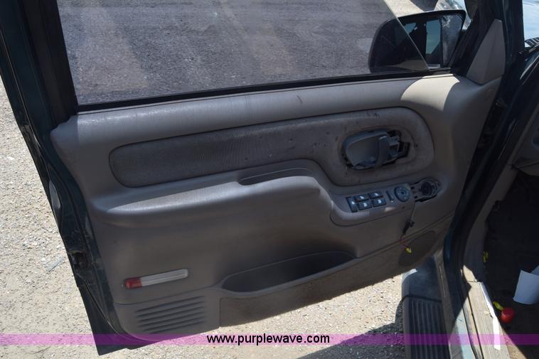 image for item K6551 1997 Chevrolet Tahoe SUV