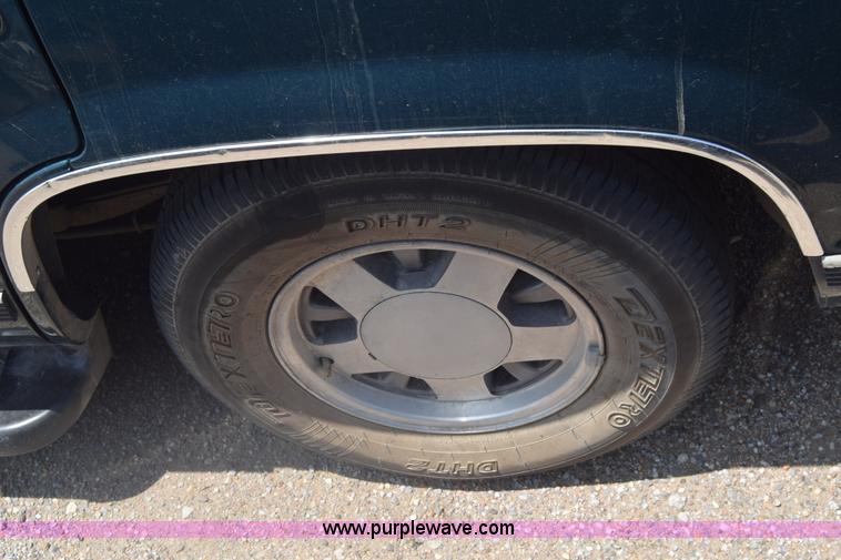 image for item K6551 1997 Chevrolet Tahoe SUV