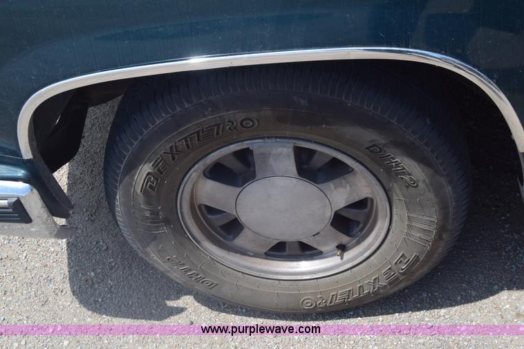 image for item K6551 1997 Chevrolet Tahoe SUV