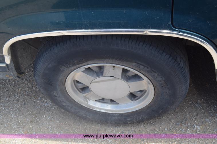 image for item K6551 1997 Chevrolet Tahoe SUV