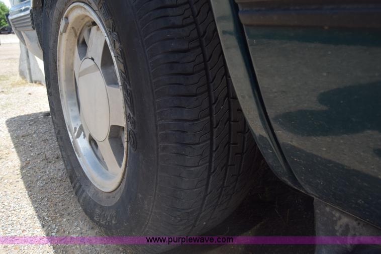 image for item K6551 1997 Chevrolet Tahoe SUV