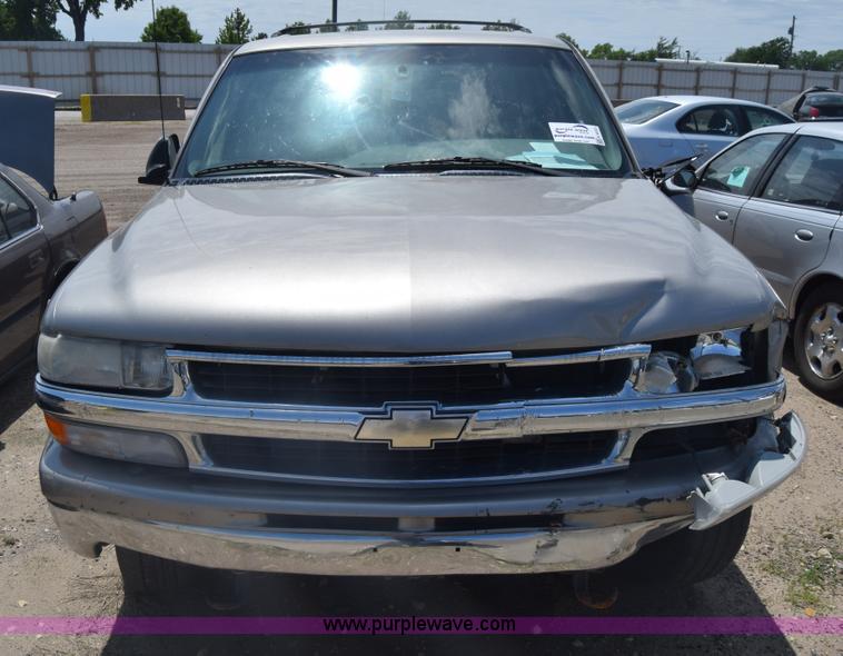 image for item K6553 2000 Chevrolet Suburban K1500 SUV