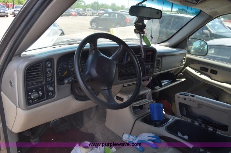 image for item K6553 2000 Chevrolet Suburban K1500 SUV