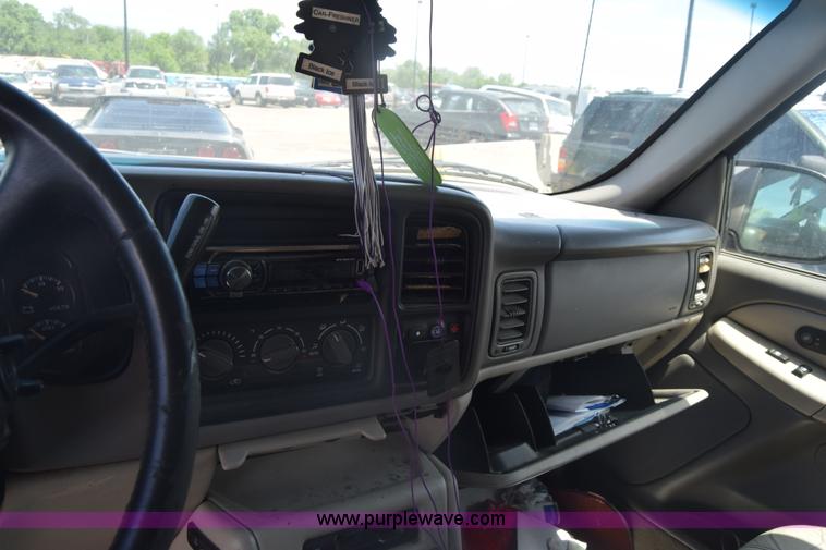 image for item K6553 2000 Chevrolet Suburban K1500 SUV