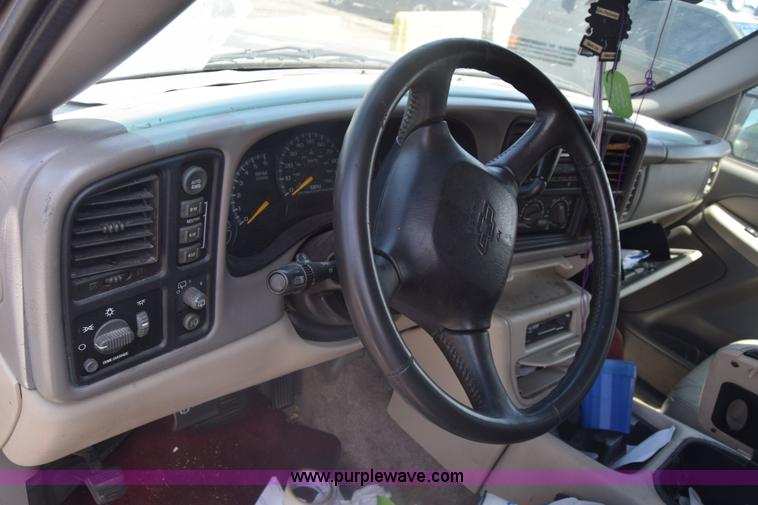 image for item K6553 2000 Chevrolet Suburban K1500 SUV