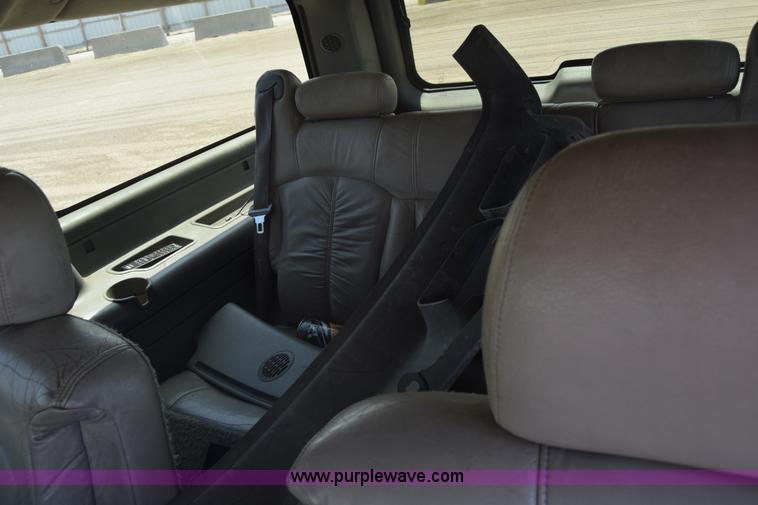 image for item K6553 2000 Chevrolet Suburban K1500 SUV