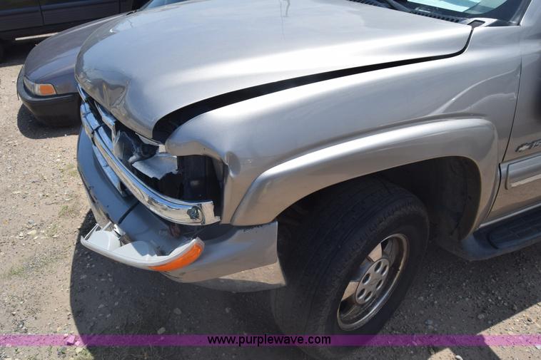 image for item K6553 2000 Chevrolet Suburban K1500 SUV
