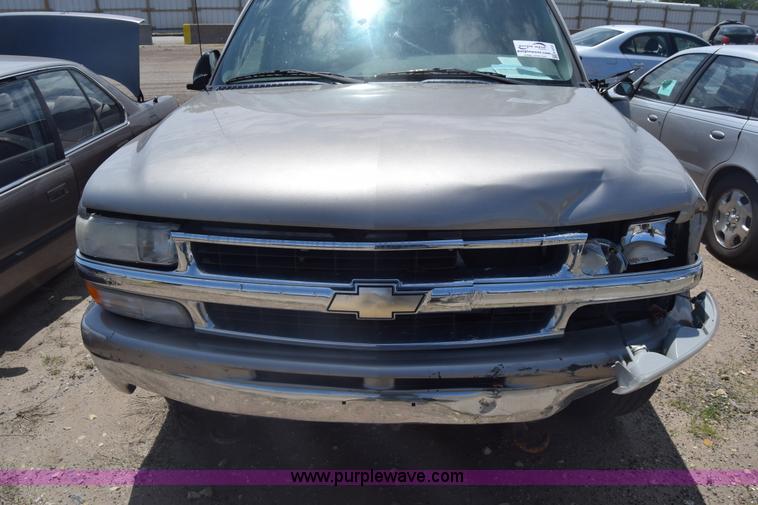 image for item K6553 2000 Chevrolet Suburban K1500 SUV