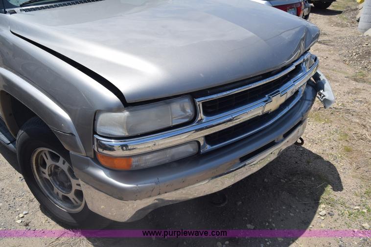 image for item K6553 2000 Chevrolet Suburban K1500 SUV