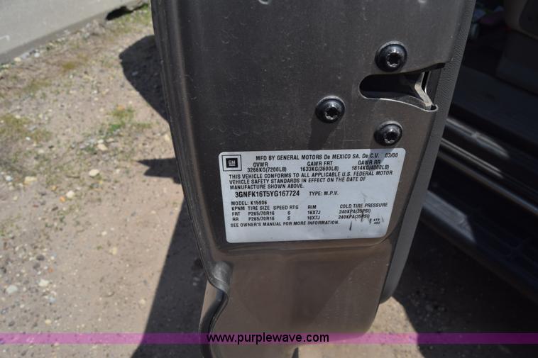 image for item K6553 2000 Chevrolet Suburban K1500 SUV