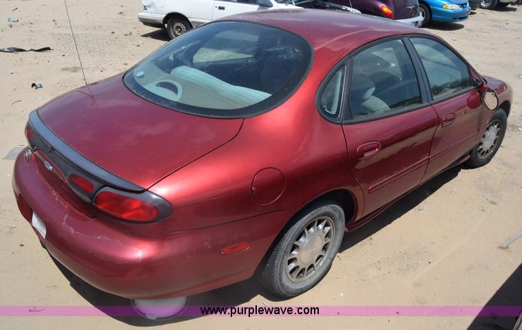 image for item K6561 1999 Ford Taurus
