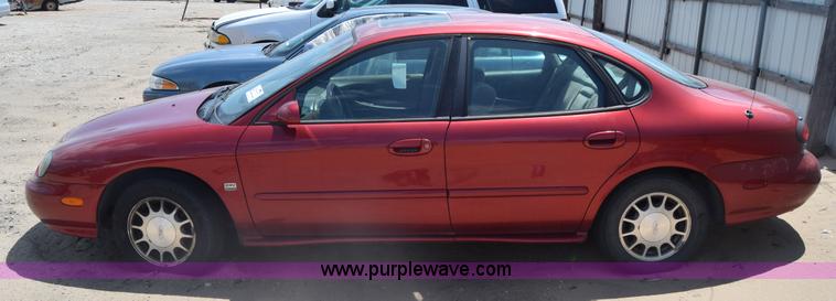 image for item K6561 1999 Ford Taurus