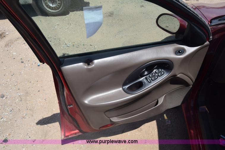 image for item K6561 1999 Ford Taurus