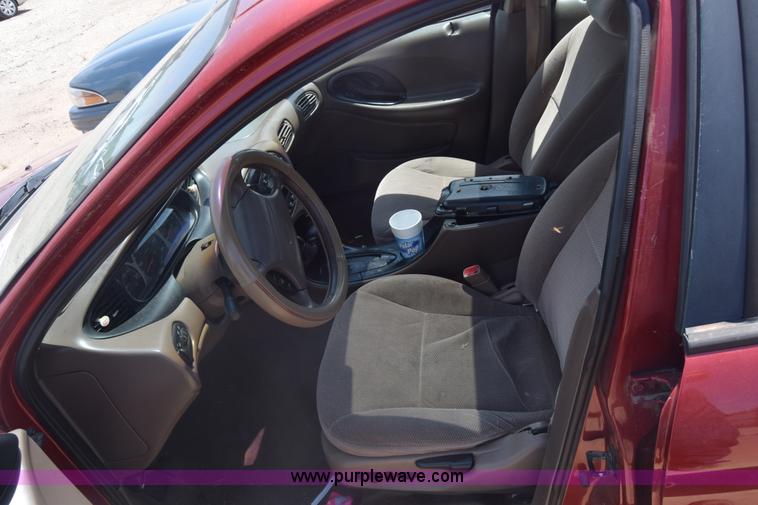 image for item K6561 1999 Ford Taurus