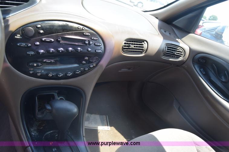 image for item K6561 1999 Ford Taurus