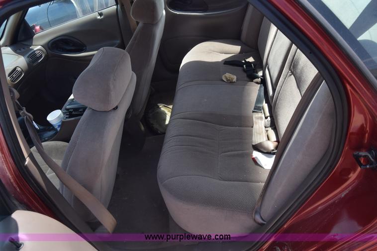 image for item K6561 1999 Ford Taurus