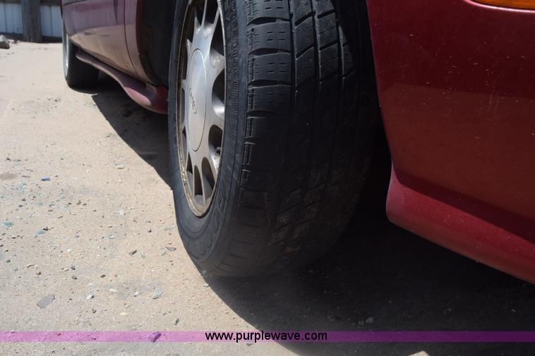 image for item K6561 1999 Ford Taurus