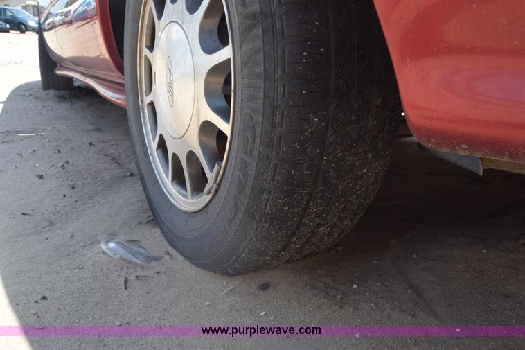 image for item K6561 1999 Ford Taurus